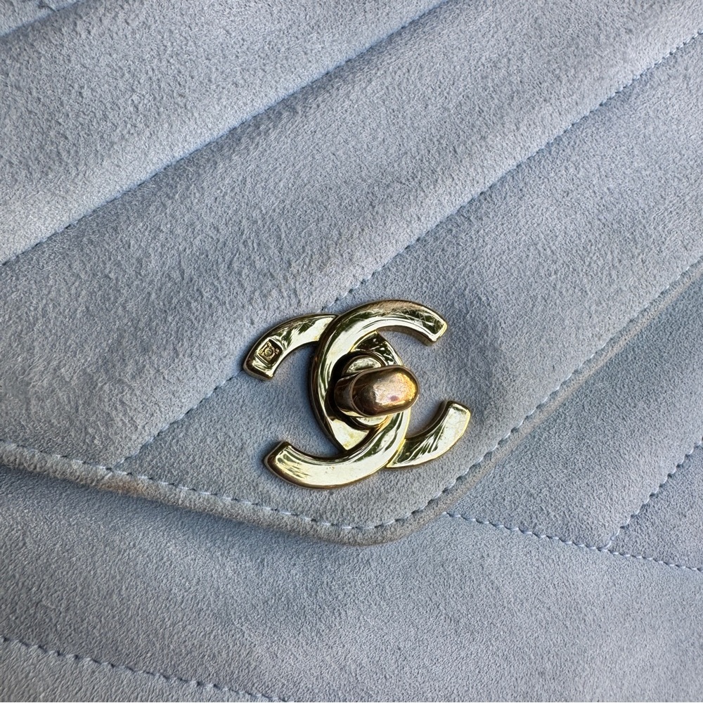 Chanel 90s Vintage Suede Quilted Camera Shoulder Bag - Picture 4 of 16